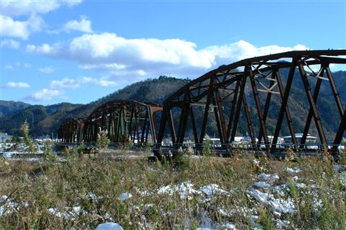 耐候性鋼の鉄道橋の写真3