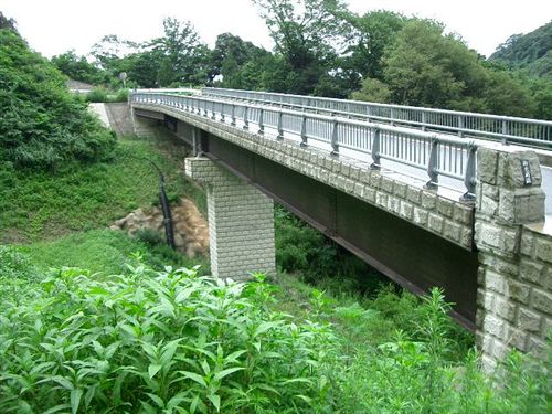 耐候性鋼の鉄道橋の写真3